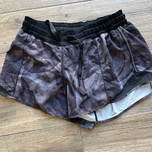 Lululemon Hottie Hot Shorts size 8 Tall